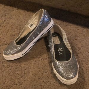 Guc converse slip on silver gutter womens 7